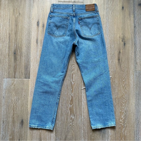 Levi's Wedgie Straight Jeans in Authentically Yours Wash Shredded - Size 25 - Picture 6 of 16
